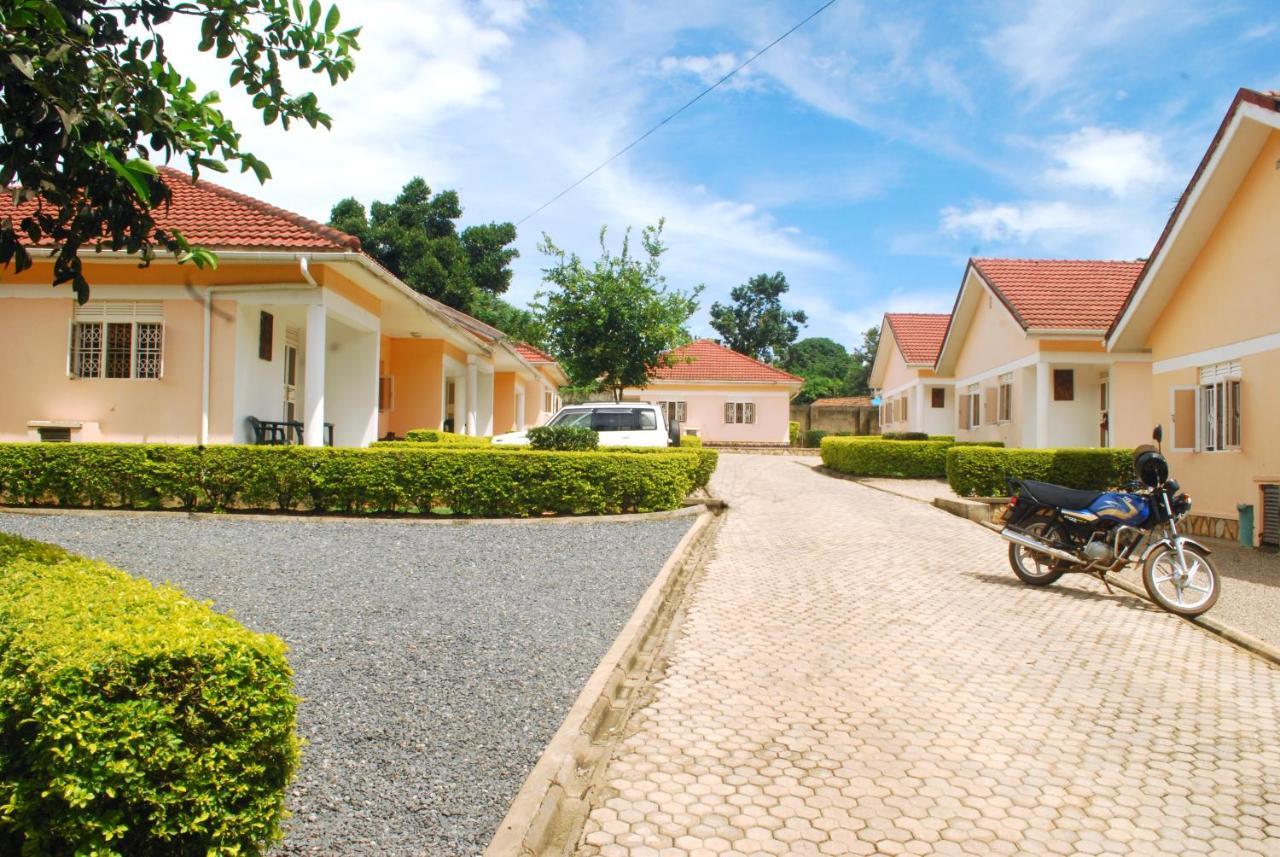 Corinya Serviced Apartments Entebbe Exterior foto
